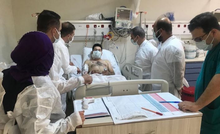 Diyarbakır’da silahlı saldırının ortasında kalan diş hekimi ve oğlunun tedavisi sürüyor