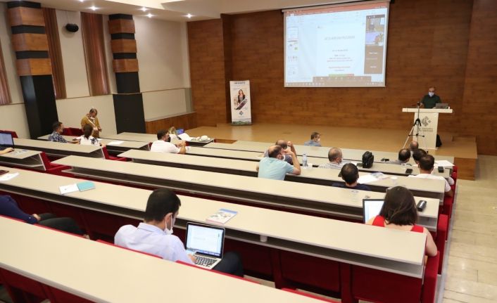 Dünya’nın en İddialı Sivil Ar-Ge Programı “Ufuk Avrupa” için “Proje Yazma Eğitimi” HKÜ’de Başladı