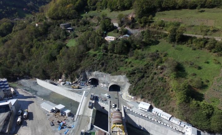 Dünyanın üçüncü en uzun çift tüplü kara yolu tüneli Zigana’da sona yaklaşıldı