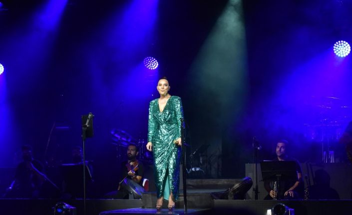 Ebru Gündeş’le muhteşem final