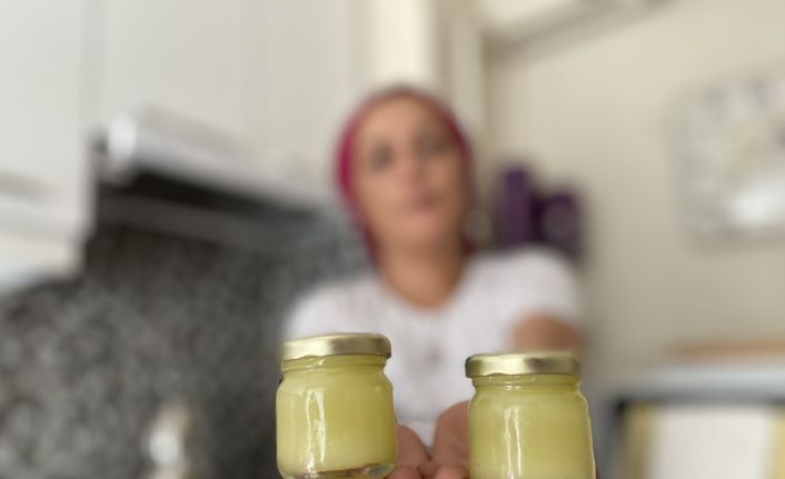 Elleriyle yanık kremi yapıp, yangın bölgelerine gönderdi