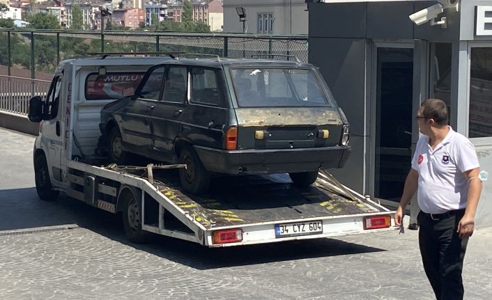 Gaziosmanpaşa’da yaşlı kadın çekicinin altında kaldı