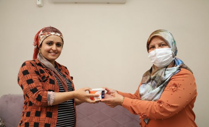 Hamile kadın aşure istedi, Behiye Gültak evine kadar götürüp sürpriz yaptı