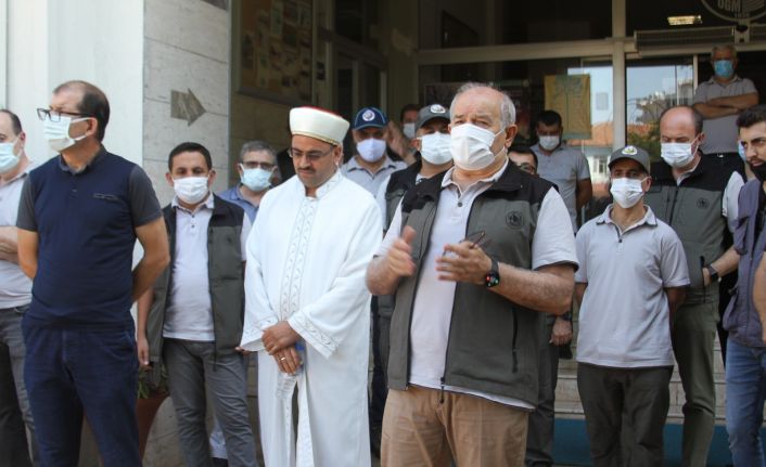 Hayatını kaybeden işçiler için düzenlenen törende mesai arkadaşları gözyaşlarını tutamadı