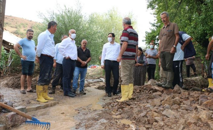 Hekimhan’da sel zarara yol açtı