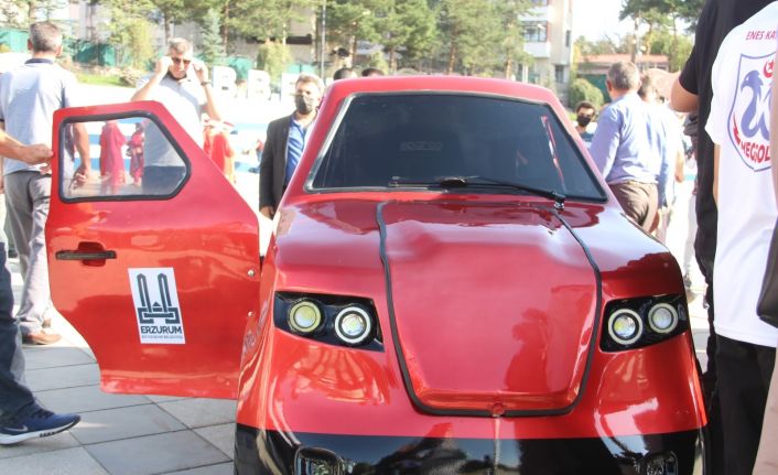İmam Hatipli öğrenciler elektrikli araba üretti, Elon Musk’ın Tesla’sına rakip çıktı