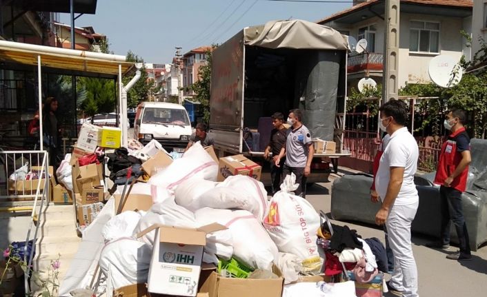 Isparta’da eşyalarıyla sokağa atılan ailenin İzmir’de evi olduğu ortaya çıktı