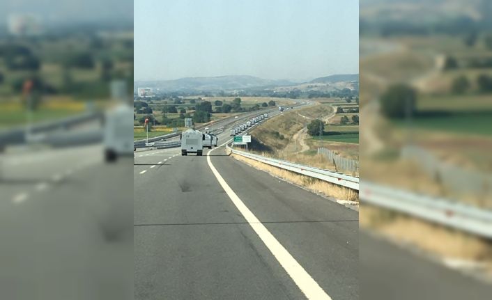 İstanbul Emniyeti orman yangınlarına müdahale için bölgeye 20 TOMA sevk etti