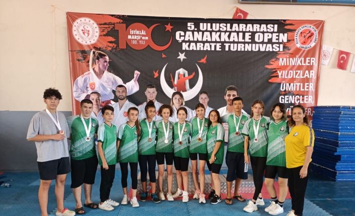 Karatede Salihli Belediyespor farkı