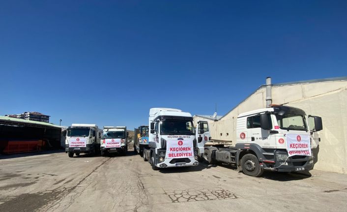 Keçiören Belediyesi afet bölgelerine 7 iş makinesi ve bir tır dolusu içme suyu sevk etti