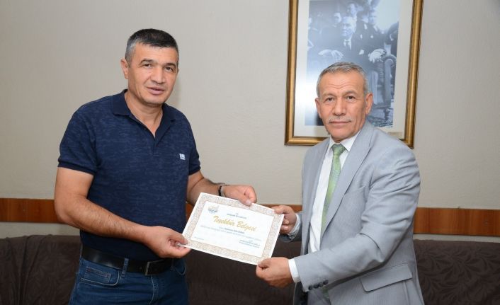 Kırşehir Belediyesi, orman yangınlarında görev alan itfaiye personeline teşekkür belgesi verdi