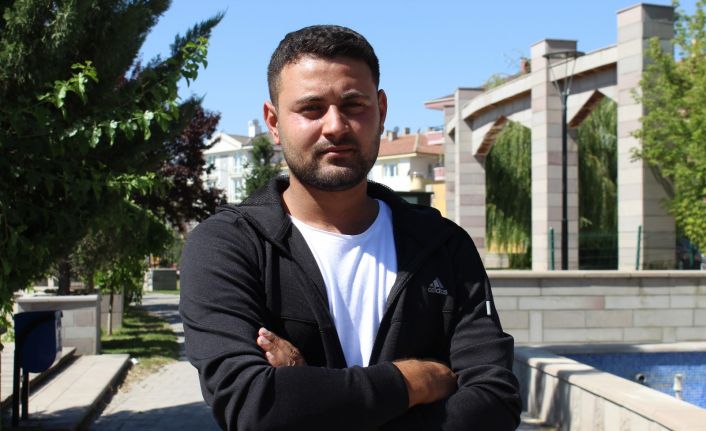 Kışlada yangın çıkarmaya çalışan şahsın yakalanmasına yardım eden genç o anları anlattı
