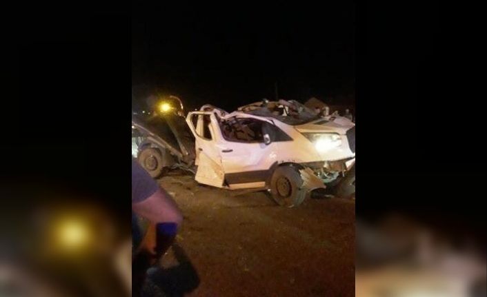 Köpeğe çarpmamak için şerit değiştirince kaza yaptı: 1 ölü, 1 yaralı