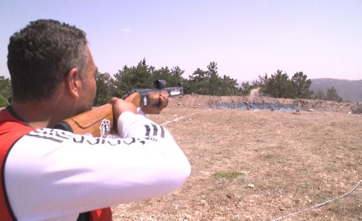 Kütahya’da 14 ilden 41’i kadın toplam bin 726 silah atıcısı kıyasıya mücadele etti