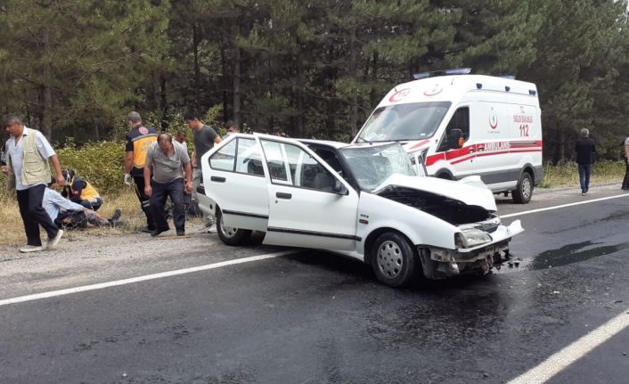 Kütahya’da tır ile otomobil çarpıştı: 2 yaralı