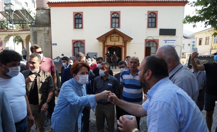 Meral Akşener, afet bölgesini ziyaret etti