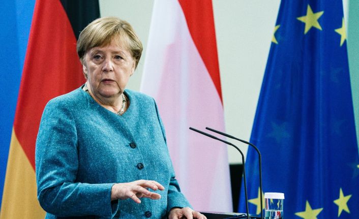 Merkel: “Afganistan’da Almanya’ya tahliye hakkına sahip 10 bin ila 40 bin Afgan bulunuyor”