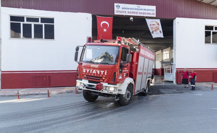 Mersin’den yangınla mücadele eden Muğla ve Antalya’ya 9 itfaiye aracıyla destek