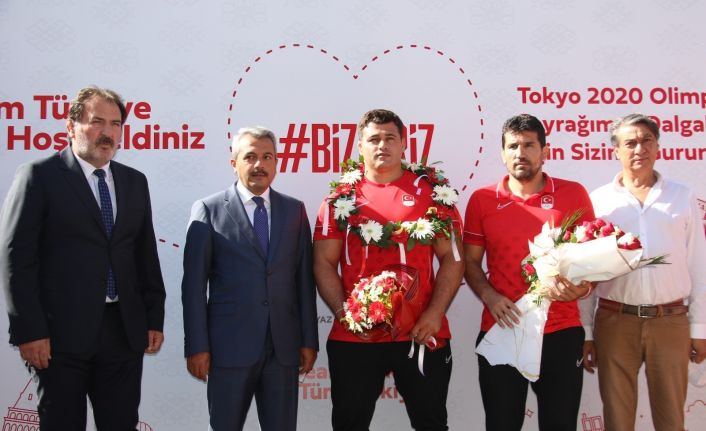 Milli güreşçi Rıza Kayaalp’e coşkulu karşılama