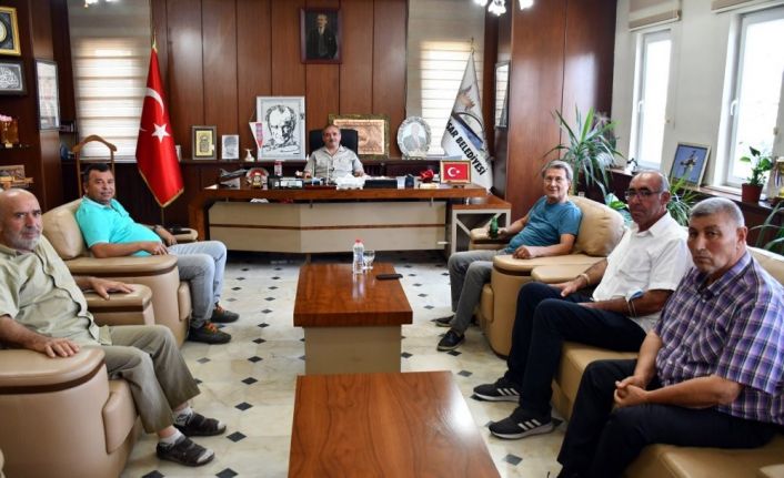 Milliyetçi Hareket Partisi Eski Grup Başkan Vekili Yusuf Halaçoğlu İscehisar ilçesini ziyaret etti