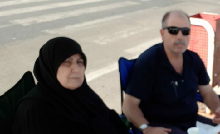 Muhtar oğlunun ikna edemediği kadın aşı olmadı, korona virüsten hayatını kaybetti