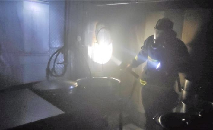 Mutfak tüpü hortumu alev aldı, korku dolu anlar yaşandı