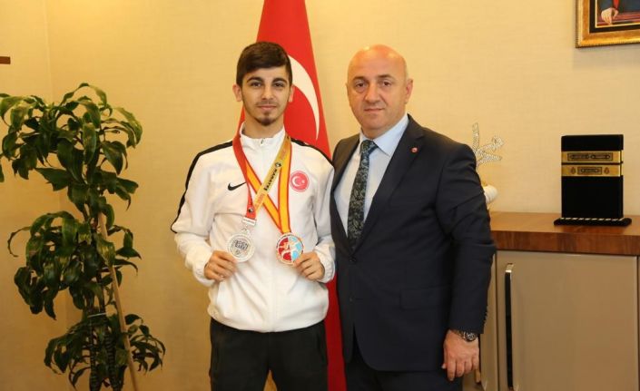 Olimpiyat heyecanı dev ekranda