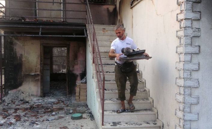 Orman yangınında arkadaşına yardıma gitti, döndüğünde evini küle dönmüş halde buldu