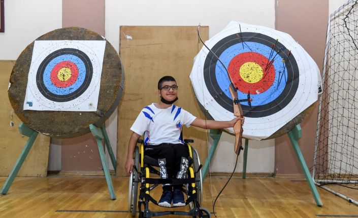 Özel çocuk Eren Demir’in hedefi, Mete Gazoz gibi okçulukta şampiyon olmak