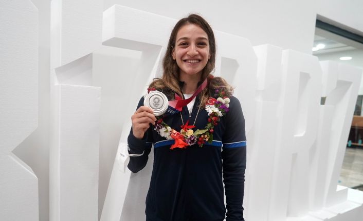 (Özel haber) Buse Naz Çakıroğlu: “Bundan sonra çift altın madalya olacak”