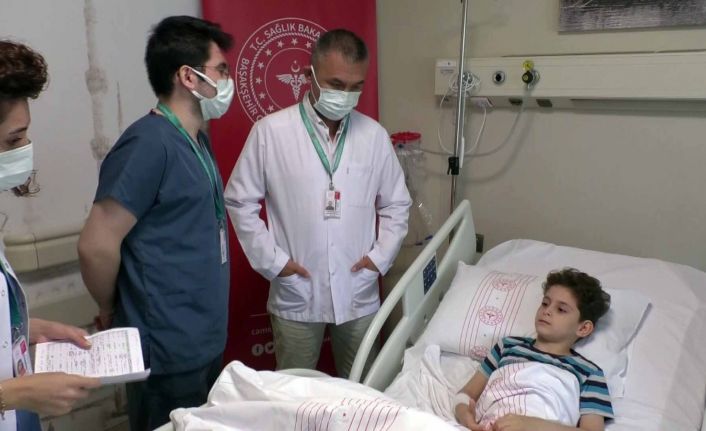 (Özel)Küçükçekmece’de balkondan düşen küçük Ahmed: “Lamba patladı ama o yüzden atlamadım”