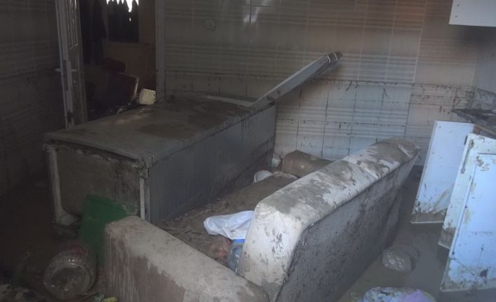 (Özel) Yaşlı çift sel dehşetini korku dolu gözlerle anlattı