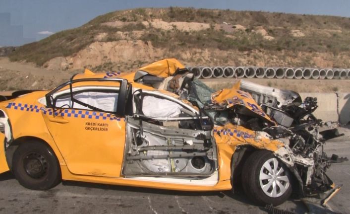 Pendik’te 2 tır ile 2 otomobil birbirine girdi: 1’i ağır 2 yaralı