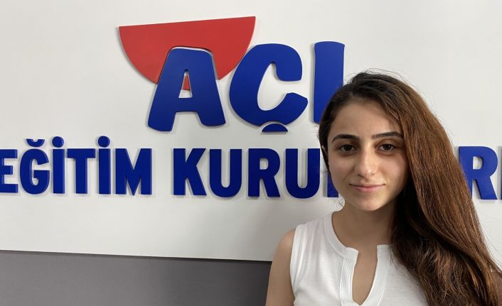 Rehberlik ve Tarih öğretmeni Ayşegül Efe: “Öğrenci hangi mesleği yapmak istiyorsa onu okumalı”