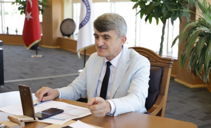 Rektör Uysal: "Daha rahat bir dönem geçirmek için herkesi aşıya davet ediyorum"