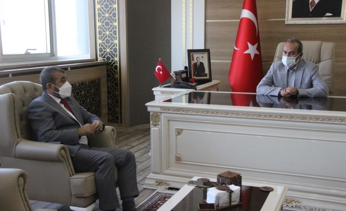 Rektör Yıldız: “Bizim gönlümüzden geçen yüz yüze eğitimin başlaması”