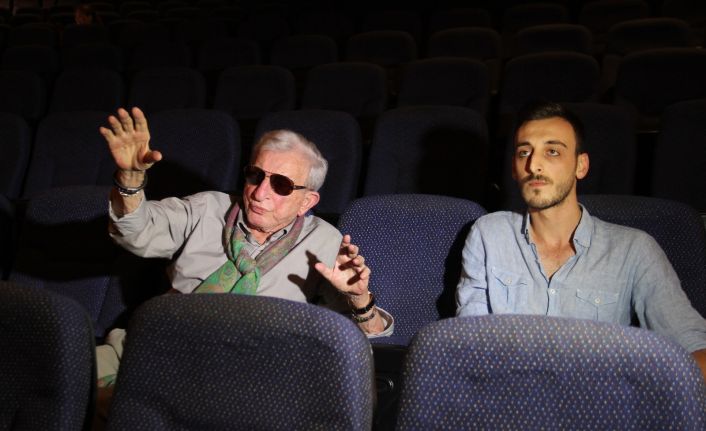 Sahne Tozu Tiyatrosu, Haldun Dormen’in oyunuyla perdelerini açıyor