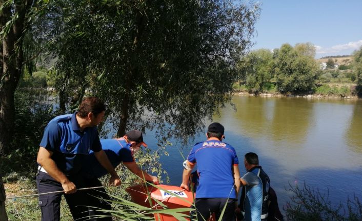 Sakarya Nehri’ni geçmek isterken kaybolan genç için İzmir’den özel ekip geliyor