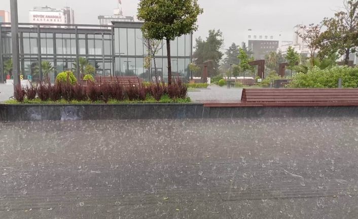 Samsun’da sağanak korkuttu