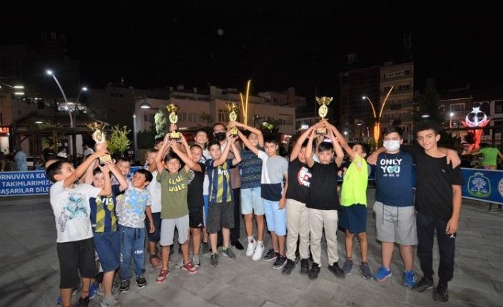 Sandıklı’da ‘Futbol, Voleybol ve Basketbol Turnuvası’ sona erdi