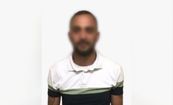 Sargılı kolla içinde 1 milyon liralık çeklerin bulunduğu çantayı otomobilden çalıp kaçan zanlı yakalandı