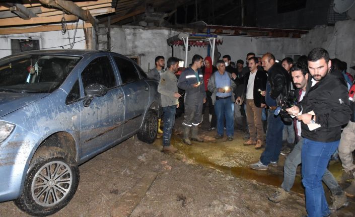 Sarıkamış’ta sel felaketi: 40 ev ile 6 araç hasar gördü