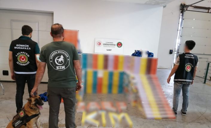 Sarp Gümrük Kapısı’nda 32 bin 500 paket elektronik sigara tütünü ele geçirildi