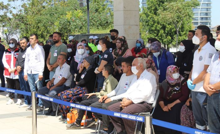 Şehit annesi, oğlunu böyle uğurladı: "Gelinsiz damat gidiyorsun bugün, güle güle git"