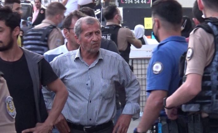 Sevgilisiyle kaçan kız ailesini görünce ortalık karıştı...Linç etmeye kalktılar