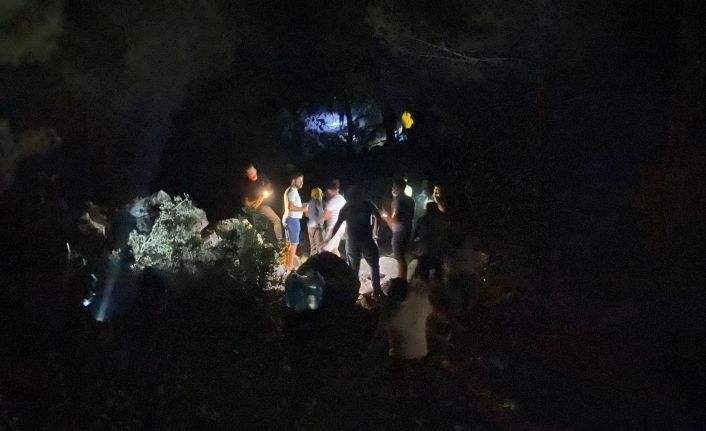 Seydikemer’de söndürme ekipleri ile halk seferber oldu, yangınlar kontrol altına alındı