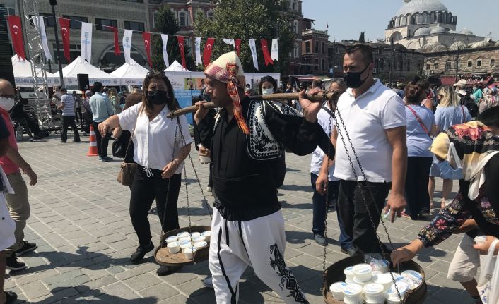 Silivri’deki festivale davet için Eminönü’de er meydanı kuruldu