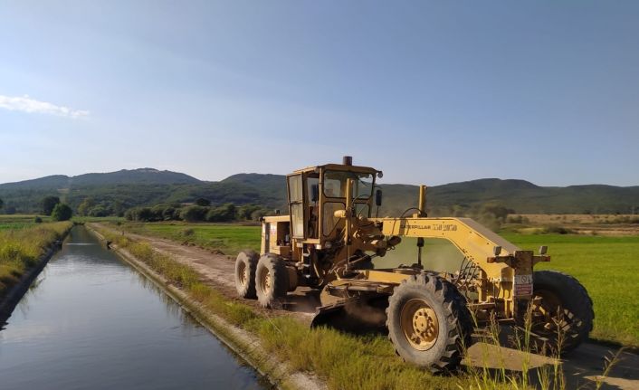 Sulama Birliğinden kırsal yollara bakım
