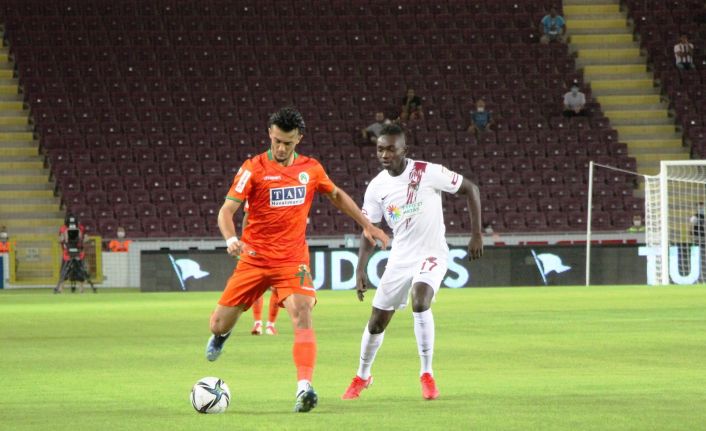Süper Lig: A. Hatayspor: 3 - A. Alanyaspor: 0 (İlk yarı)