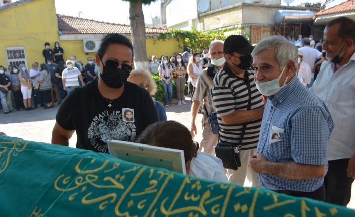 Takla atan otobüste hayatını kaybeden genç tıbbiyeli göz yaşlarıyla son yolculuğuna uğurlandı